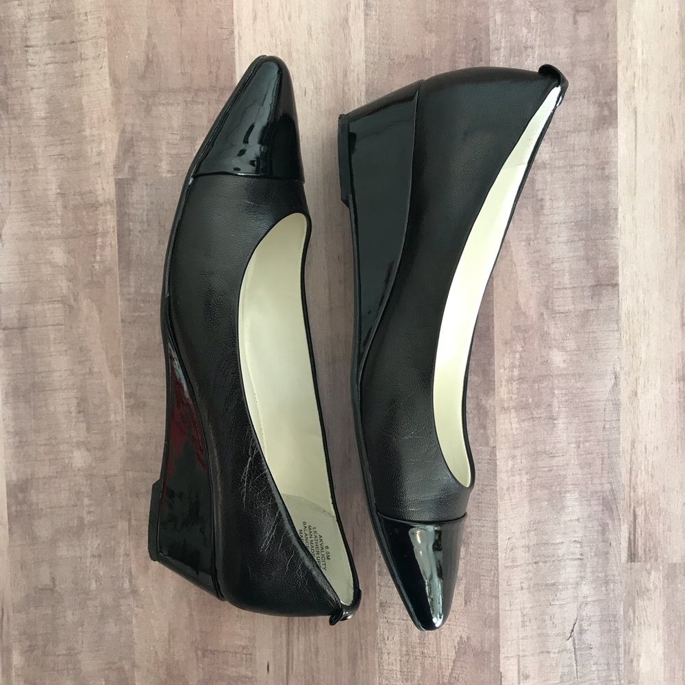 ANNE KLEIN Wedge Pump